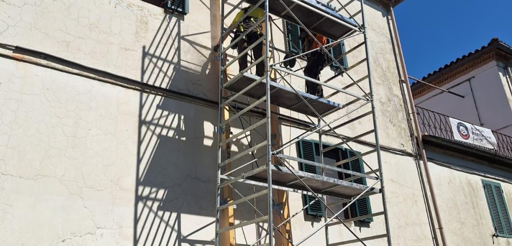 Custom-Climbing-Wall-Construction-8-Meters